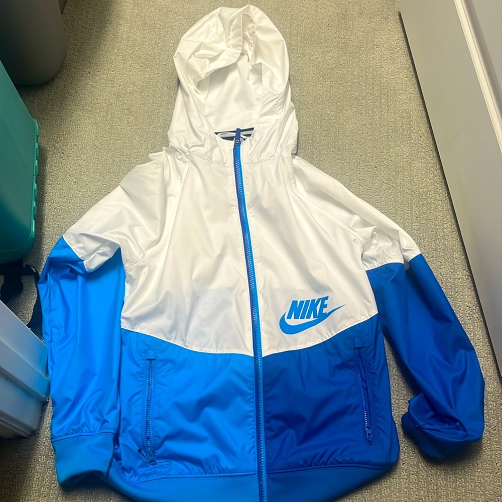 Nike Kids “windrunner”